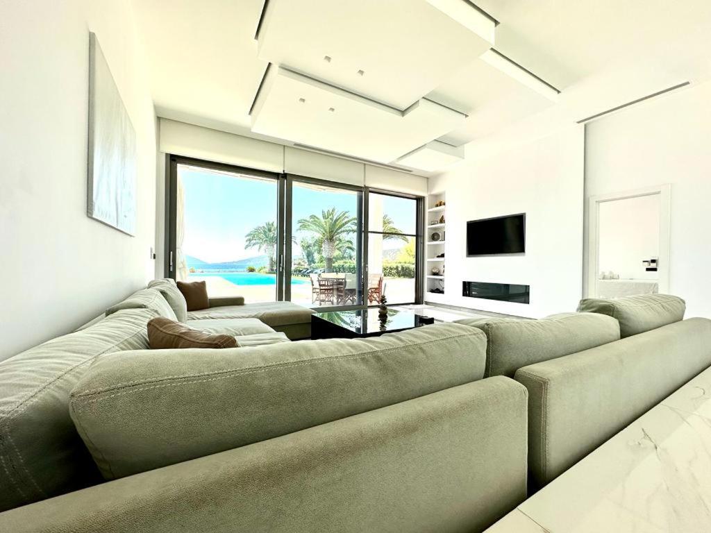 Leblanc Luxurious Beachfront Villa, Gcollectiongr Ermioni Exterior photo