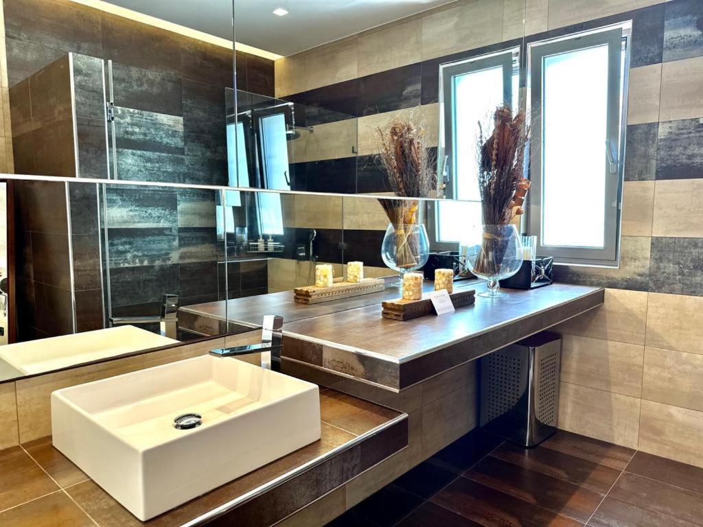 Leblanc Luxurious Beachfront Villa, Gcollectiongr Ermioni Exterior photo