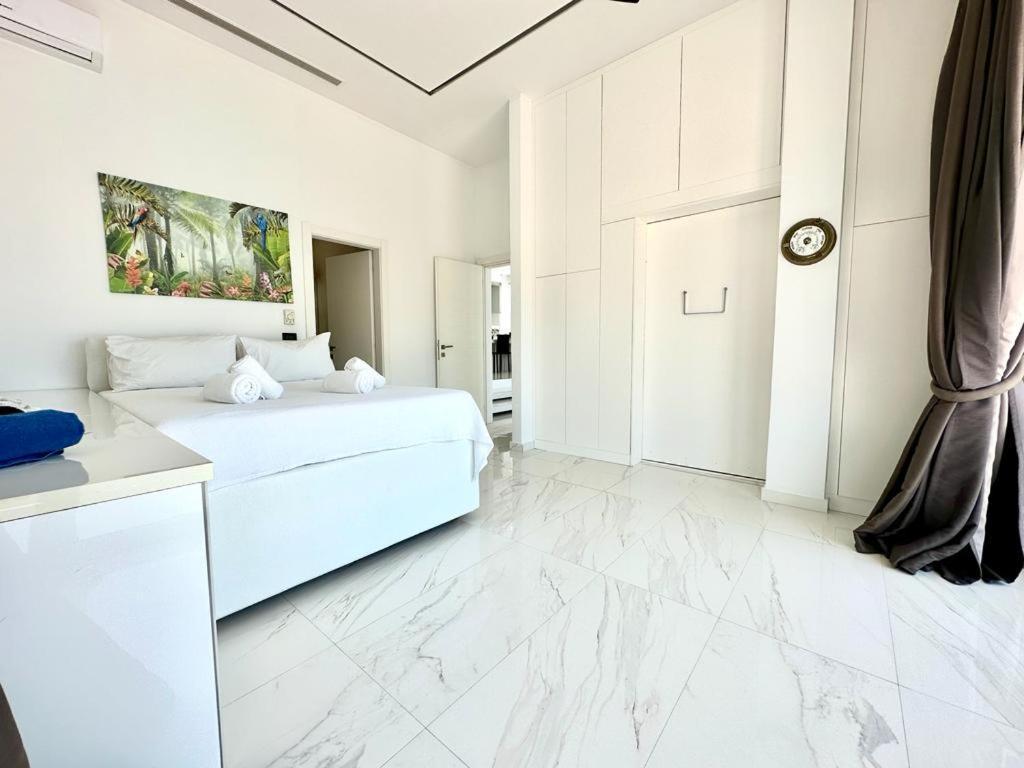Leblanc Luxurious Beachfront Villa, Gcollectiongr Ermioni Exterior photo