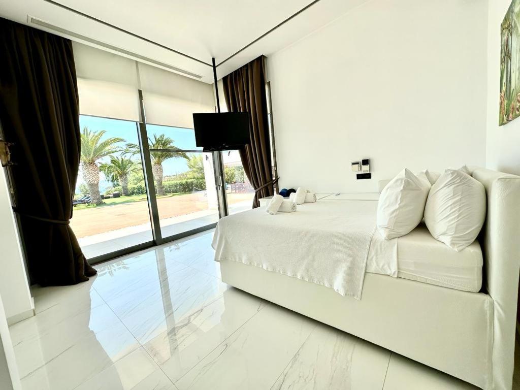 Leblanc Luxurious Beachfront Villa, Gcollectiongr Ermioni Exterior photo